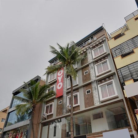 Hotel O Sri Sai Guru Comforts Yelahanka Bagian luar foto