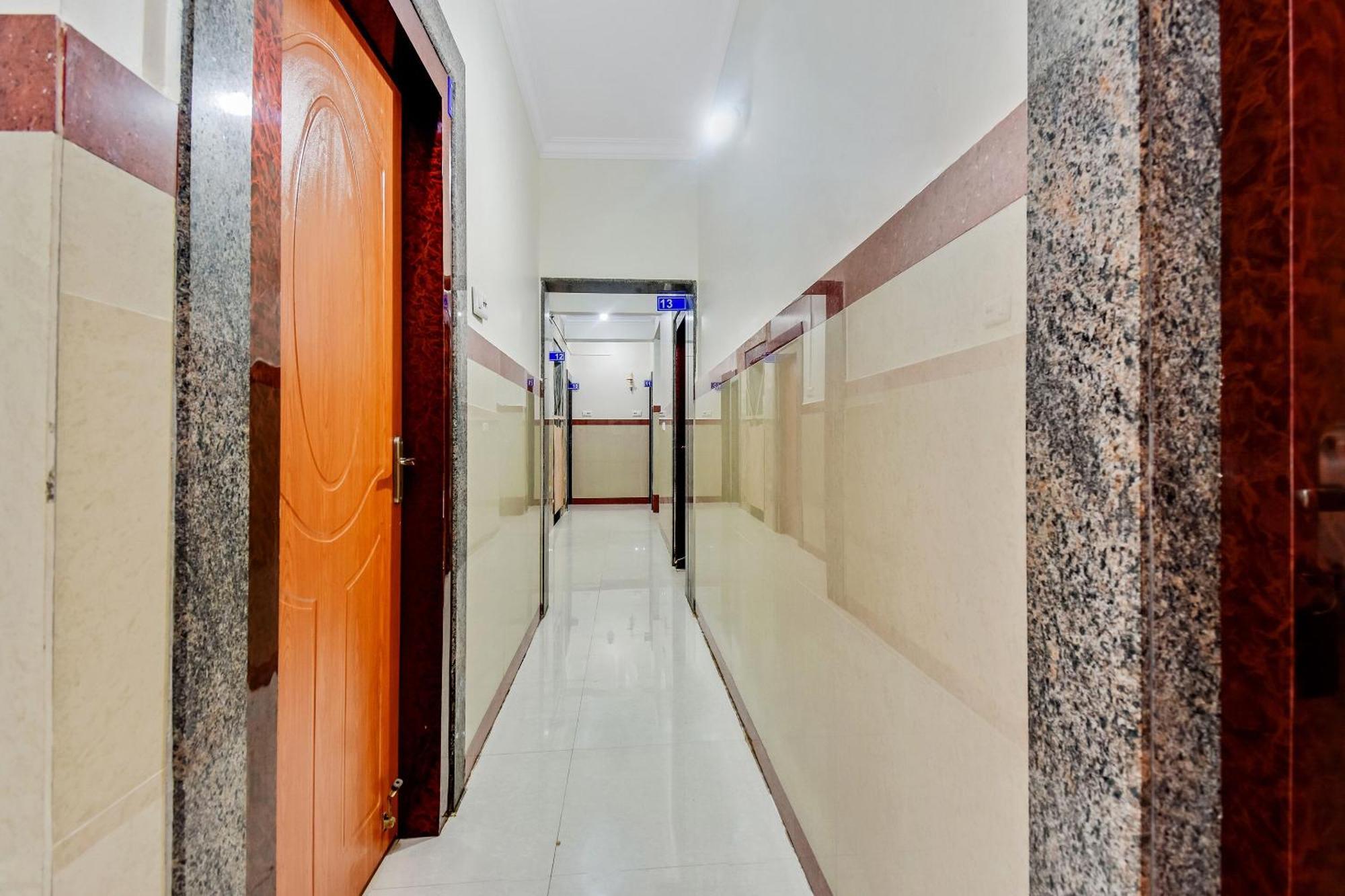 Hotel O Sri Sai Guru Comforts Yelahanka Bagian luar foto