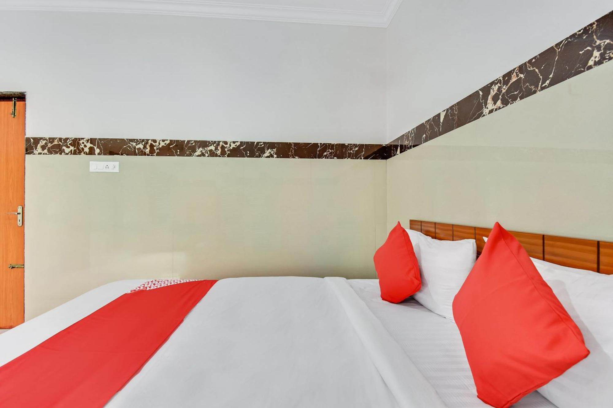 Hotel O Sri Sai Guru Comforts Yelahanka Bagian luar foto